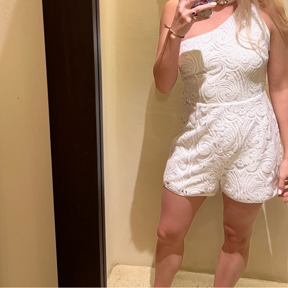 Brand new Lulu’s white sequin romper size large